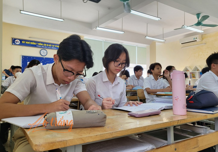 Chính phủ yêu cầu sửa nghị định theo hướng không tăng học phí năm học 2023 - 2024 Chính phủ yêu cầu sửa nghị định theo hướng không tăng học phí năm học 2023 - 2024