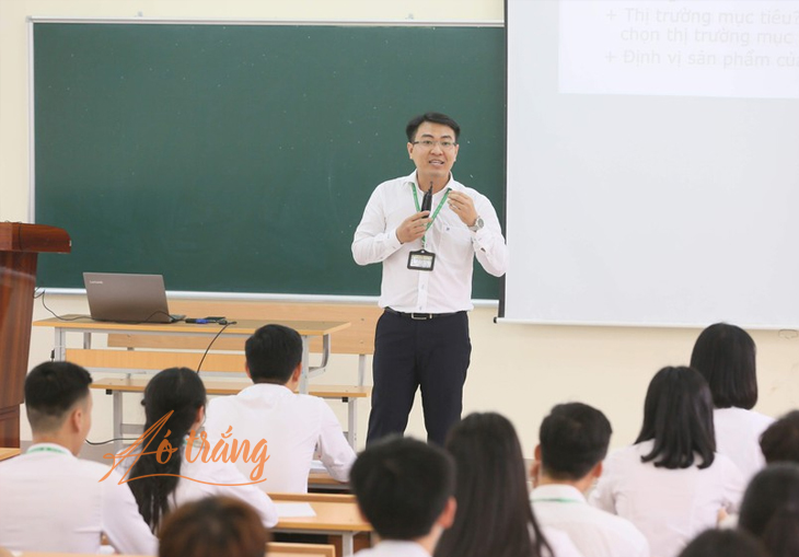 Giữ nguyên học phí, nhiều trường đại học lo ngại mất giảng viên giỏi Giữ nguyên học phí, nhiều trường đại học lo ngại mất giảng viên giỏi