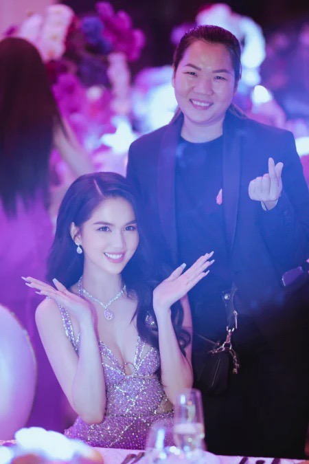 'Nữ hoàng nội y' Ngọc Trinh nâng cấp cho giúp việc Thúy Kiều thành CEO 'Nữ hoàng nội y' Ngọc Trinh nâng cấp cho giúp việc Thúy Kiều thành CEO