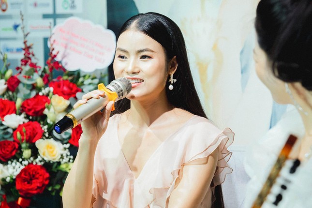 Hà Uyển Linh Hà Uyển Linh