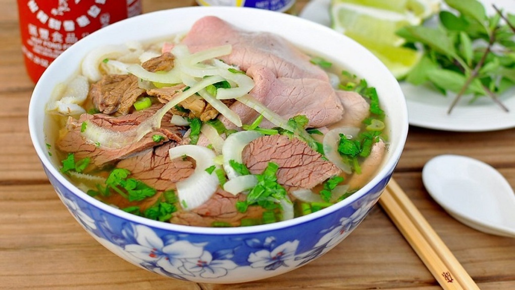Mỗi vùng miền lại có cách chế biến phở và hương vị riêng. Mỗi vùng miền lại có cách chế biến phở và hương vị riêng.