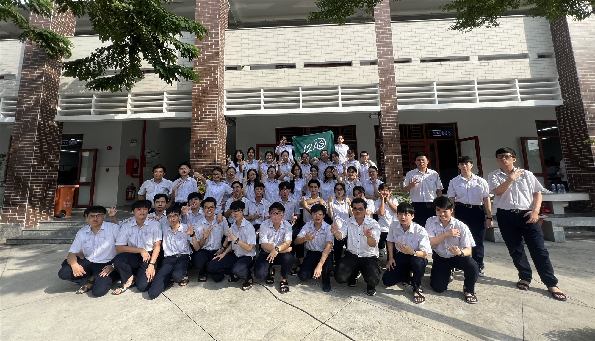 Lớp 12A3 có 42 học sinh đỗ vào các trường đại học y dược. Ảnh: NVCC Lớp 12A3 có 42 học sinh đỗ vào các trường đại học y dược. Ảnh: NVCC