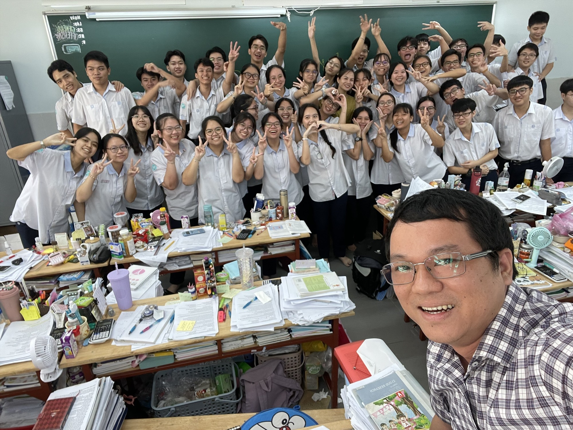 Trường ở Bình Dương có 127 em đỗ vào đại học y dược, có lớp đỗ 42 học sinh vào đại học y dược. Ảnh: NVCC Trường ở Bình Dương có 127 em đỗ vào đại học y dược, có lớp đỗ 42 học sinh vào đại học y dược. Ảnh: NVCC