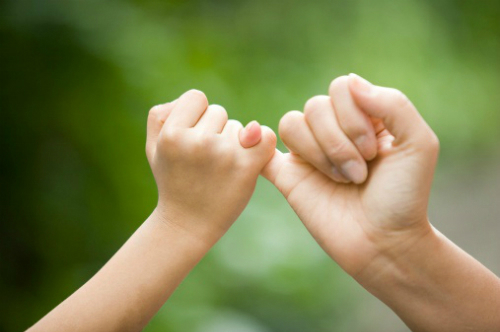Bố mẹ hãy cân nhắc trước khi đưa ra một lời hứa với con Bố mẹ hãy cân nhắc trước khi đưa ra một lời hứa với con