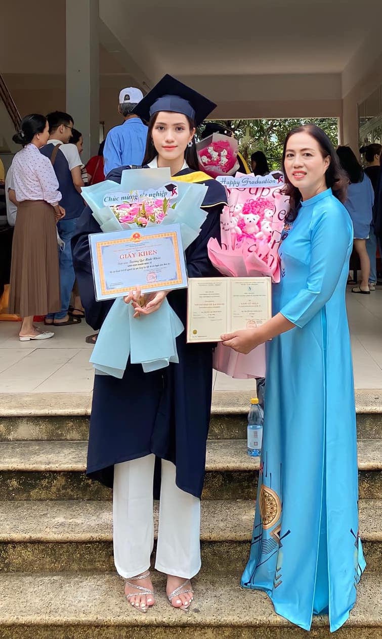 Nàng Á hậu sở hữu loạt thành tích học tập ‘khủng’ đáng ngưỡng mộ Nàng Á hậu sở hữu loạt thành tích học tập ‘khủng’ đáng ngưỡng mộ