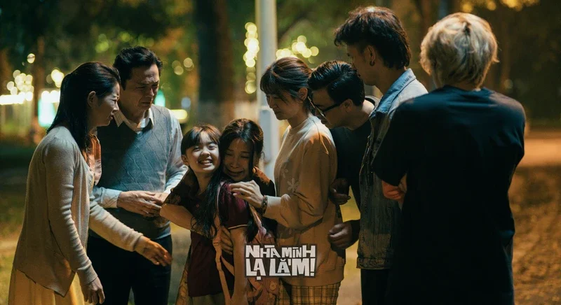 ‘Nhà Mình Lạ Lắm!’ là hành trình chữa lành cho những đứa trẻ bên trong mỗi người. ‘Nhà Mình Lạ Lắm!’ là hành trình chữa lành cho những đứa trẻ bên trong mỗi người.