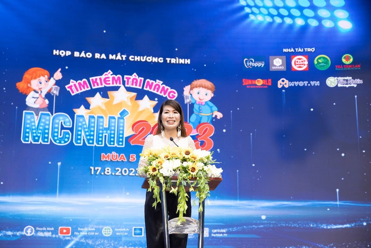MC Thi Thảo đại diện Vietskill phát biểu tại sự kiện MC Thi Thảo đại diện Vietskill phát biểu tại sự kiện