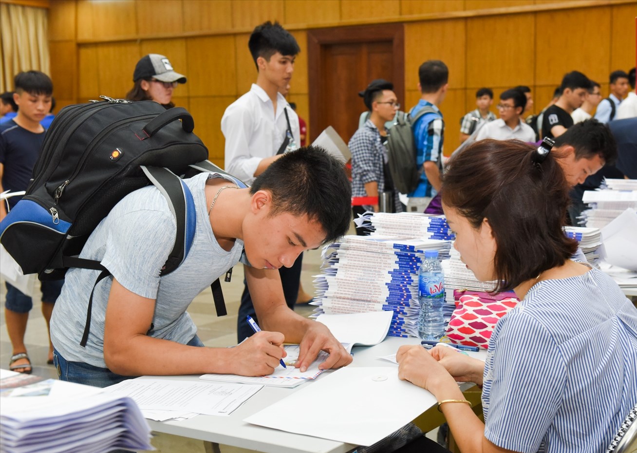 Tất cả thí sinh phải xác nhận nhập học trực tuyến trên hệ thống, thời gian từ ngày 22/8 đến trước 17h ngày 6/9. Tất cả thí sinh phải xác nhận nhập học trực tuyến trên hệ thống, thời gian từ ngày 22/8 đến trước 17h ngày 6/9.