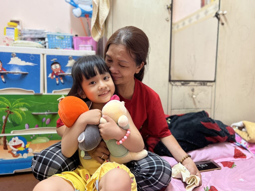 41 tuổi, chị Trang mới sinh bé Châu