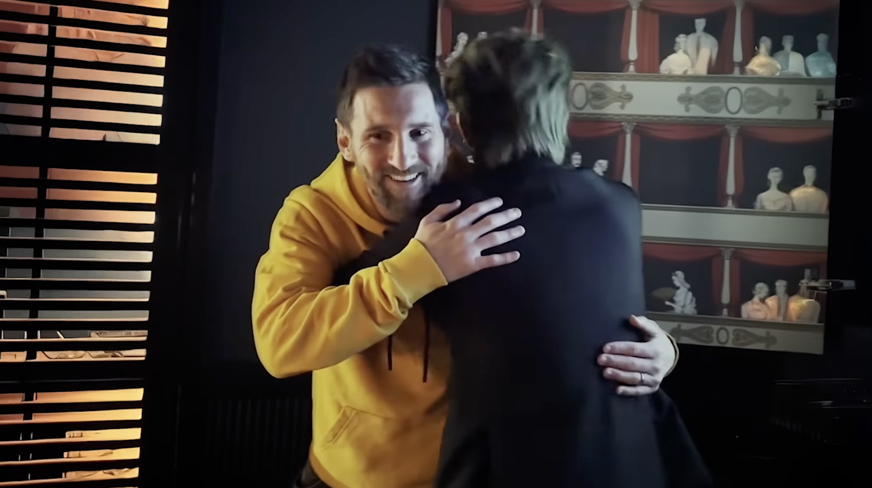 Nam ca sĩ chi hơn 5 tỷ để gặp Messi Nam ca sĩ chi hơn 5 tỷ để gặp Messi
