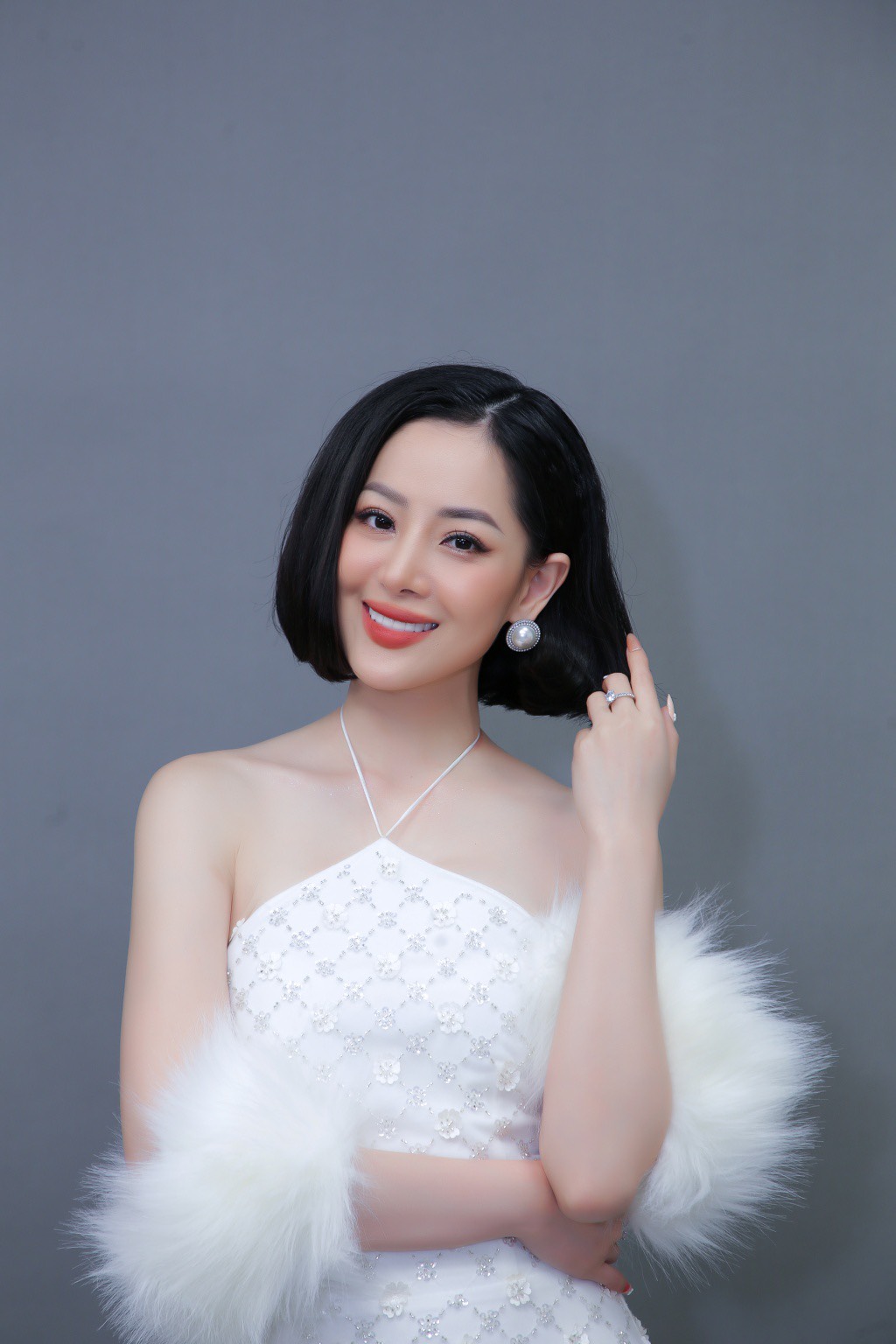 MC.Lê Đình Minh Ngọc trong đêm thi đầu tiên với chủ đề nhạc sĩ Ngọc Sơn