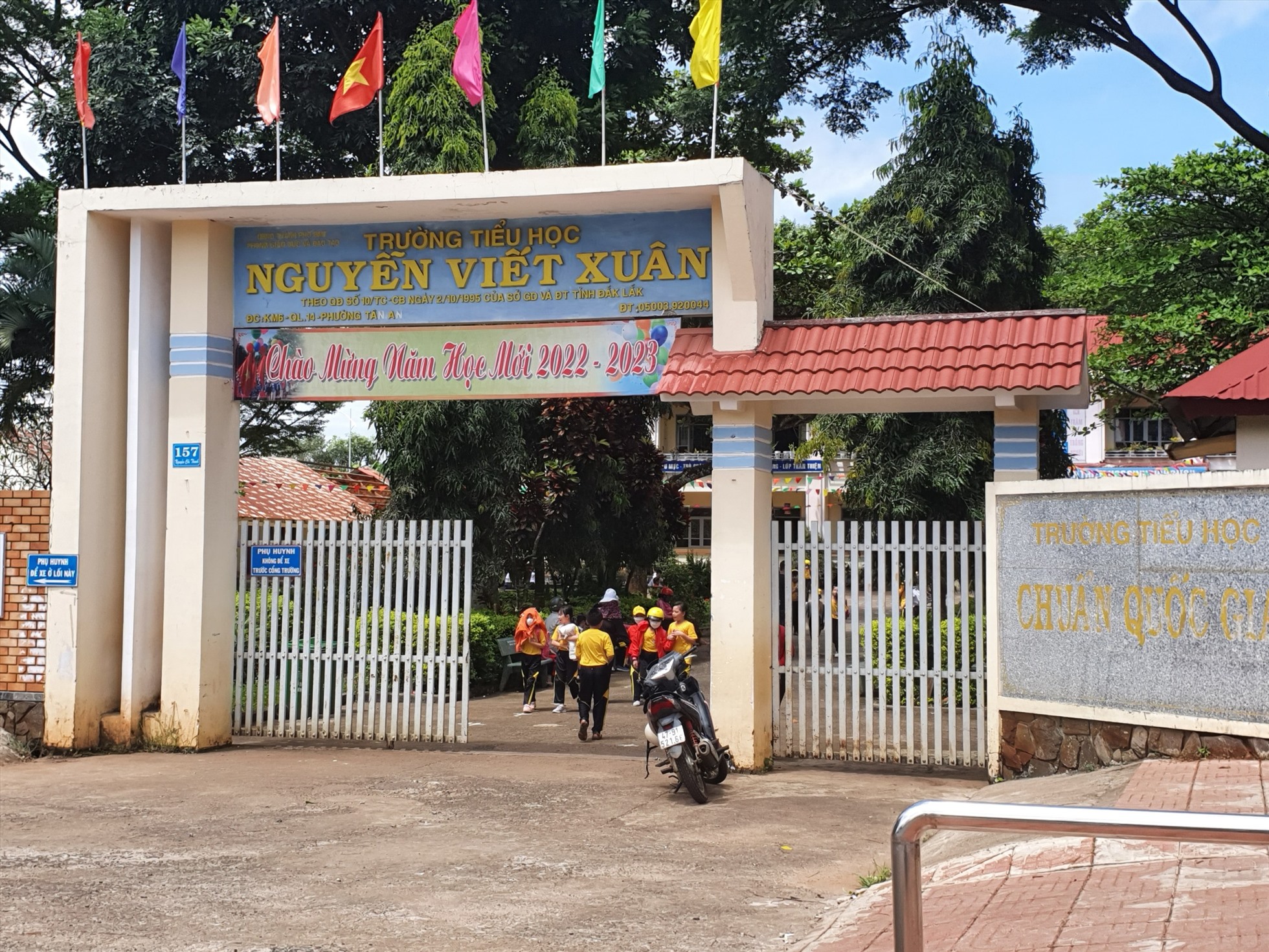 Trưởng Tiểu học Nguyễn Viết Xuân Trưởng Tiểu học Nguyễn Viết Xuân