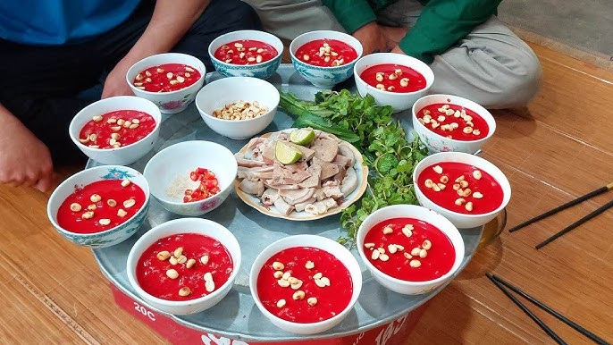 Tiết canh tiềm ẩn nhiều nguy cơ gây bệnh cho sức khỏe con người (Ảnh minh họa) Tiết canh tiềm ẩn nhiều nguy cơ gây bệnh cho sức khỏe con người (Ảnh minh họa)
