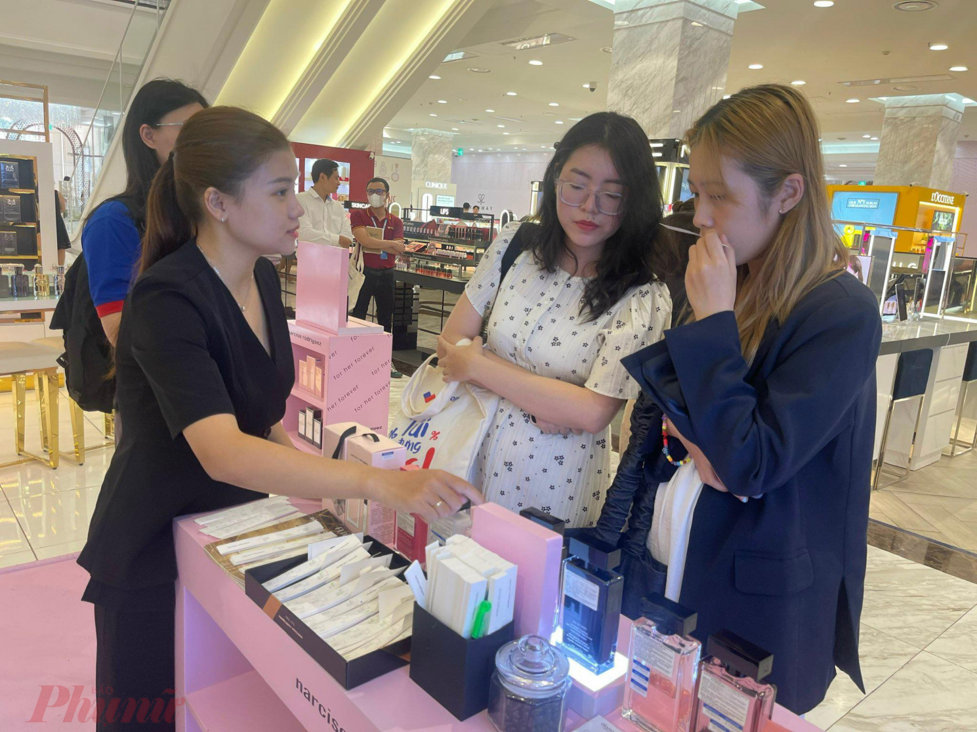 TP.HCM tổ chức sự kiện khuyến mãi hàng hiệu TP.HCM tổ chức sự kiện khuyến mãi hàng hiệu