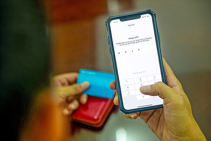 Mã xác thực OTP là đích nhắm của nhiều chiêu trò lừa đảo tại Việt Nam thời gian gần đây - Ảnh: QUANG ĐỊNH Mã xác thực OTP là đích nhắm của nhiều chiêu trò lừa đảo tại Việt Nam thời gian gần đây - Ảnh: QUANG ĐỊNH