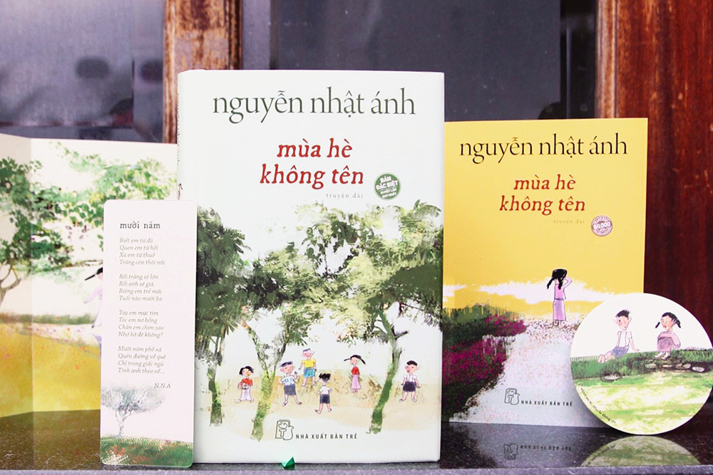 Quyển sách 'Mùa hè không tên' phát hành bìa cứng và bìa mềm Quyển sách 'Mùa hè không tên' phát hành bìa cứng và bìa mềm