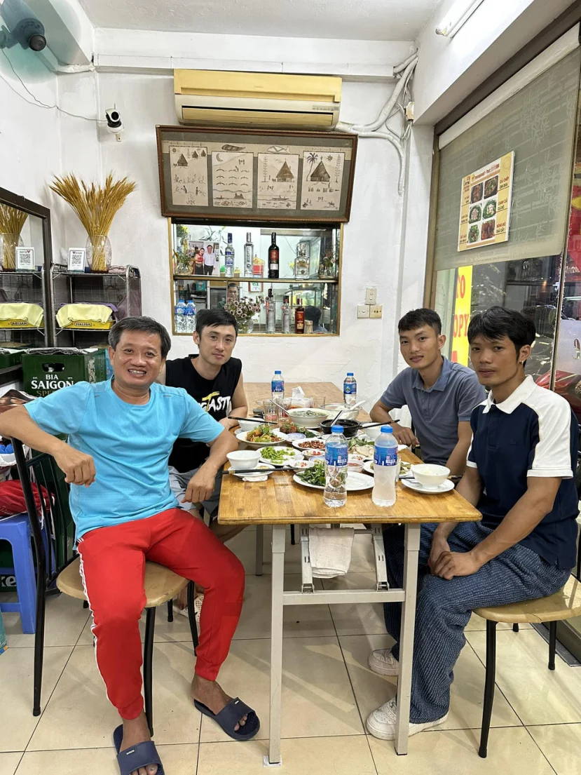 Hình ảnh ông Đoàn Ngọc Hải và Nguyễn Đăng Văn gặp nhau