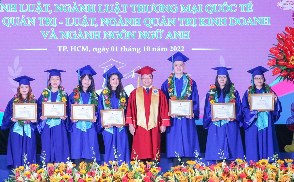 Lễ tốt nghiệp của sinh viên Lễ tốt nghiệp của sinh viên
