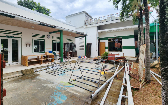 Trước đó, trường quốc tế Chồi Xanh bất ngờ tháo dỡ khiến phụ huynh hoang mang Trước đó, trường quốc tế Chồi Xanh bất ngờ tháo dỡ khiến phụ huynh hoang mang