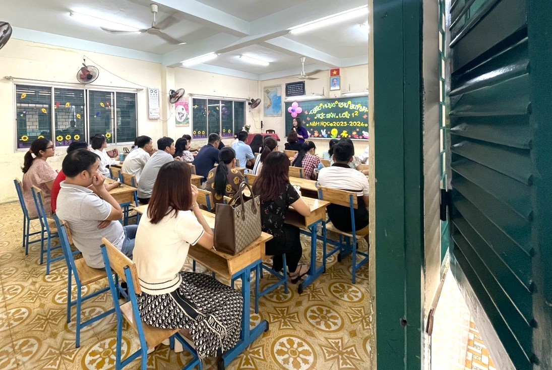 Phòng học lớp 1/2 khi phụ huynh chưa sửa chữa (Ảnh: Phụ huynh cung cấp) Phòng học lớp 1/2 khi phụ huynh chưa sửa chữa (Ảnh: Phụ huynh cung cấp)