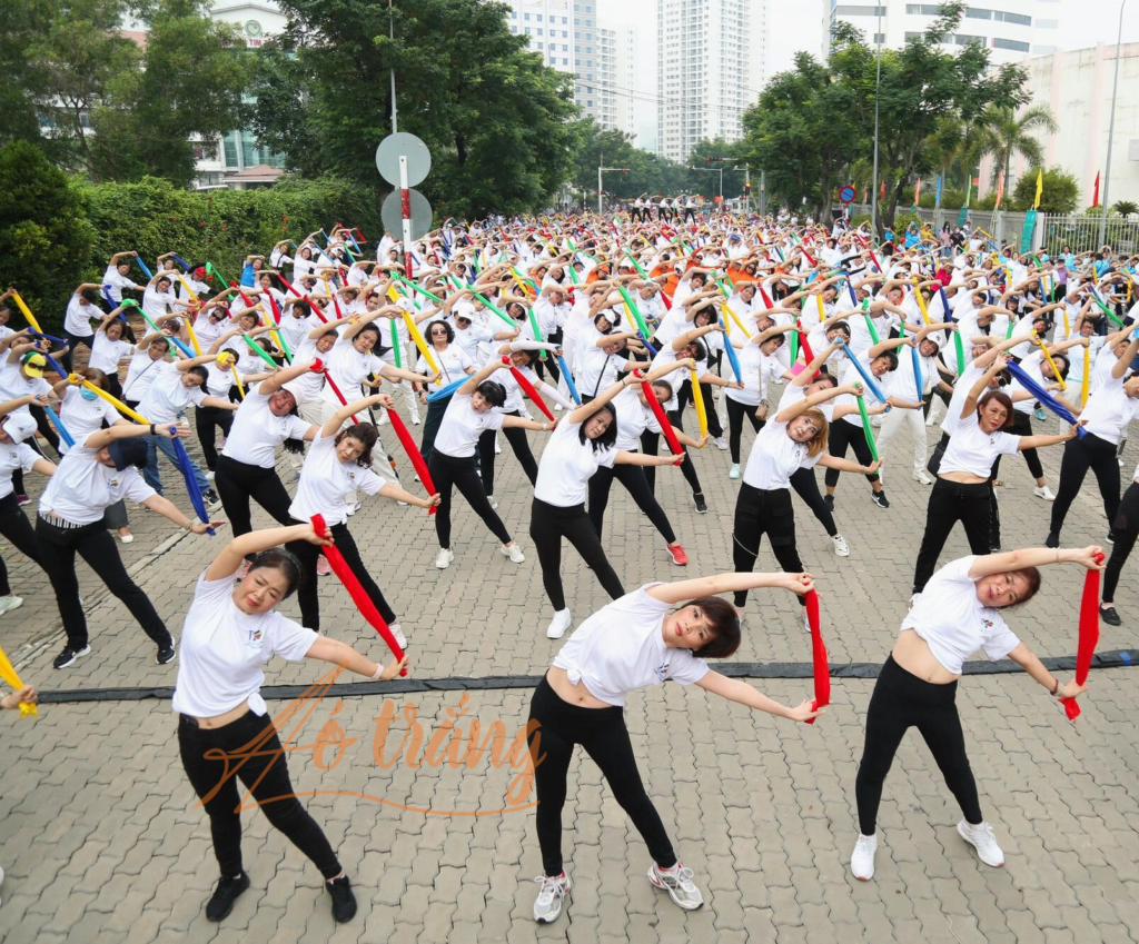 1.000 người tham gia đồng diễn chào mừng ngày Phụ Nữ Việt Nam