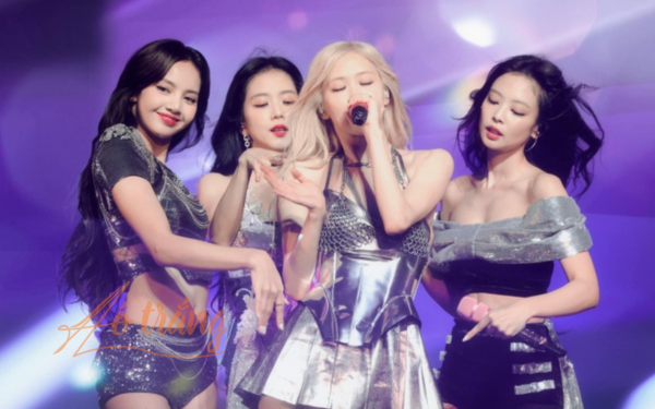 Bốn cô gái BLACKPINK mang lại lợi nhuận khủng cho YG.