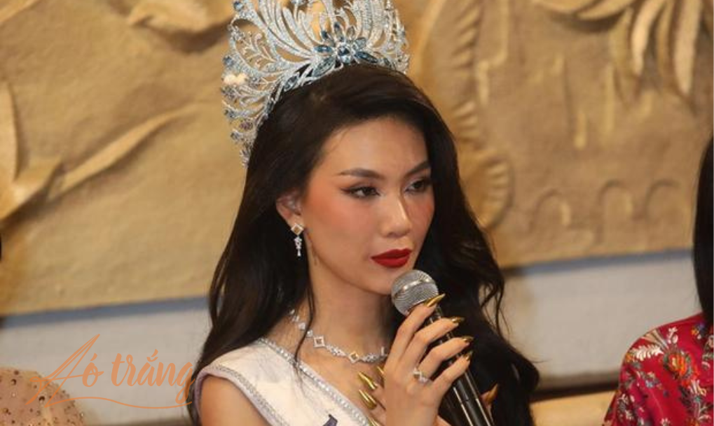 Bùi Quỳnh Hoa đang nhận về nhiều ý kiến trái chiều sau khi đăng quang Miss Universe Vietnam Bùi Quỳnh Hoa đang nhận về nhiều ý kiến trái chiều sau khi đăng quang Miss Universe Vietnam