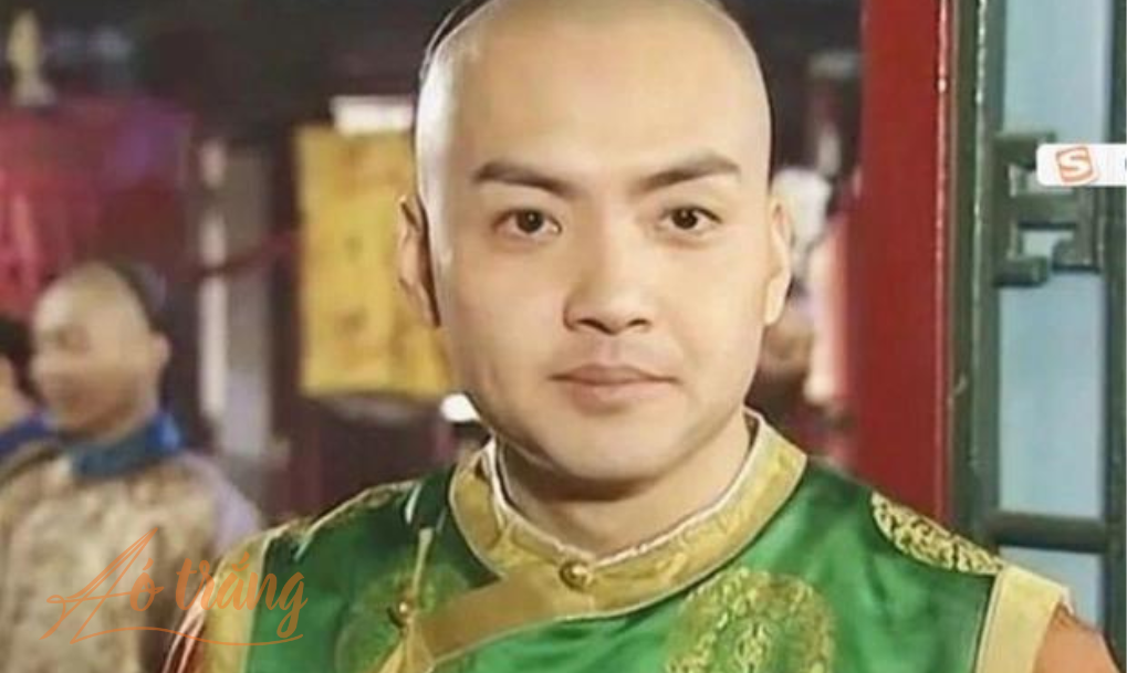Nhân vật Tiêu Kiếm do Chu Hoành Gia thể hiện từng gây sốt một thời Nhân vật Tiêu Kiếm do Chu Hoành Gia thể hiện từng gây sốt một thời