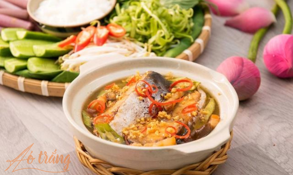 Một trong những món ăn đặc trưng của người An Giang đó là hoa súng mắm kho Một trong những món ăn đặc trưng của người An Giang đó là hoa súng mắm kho