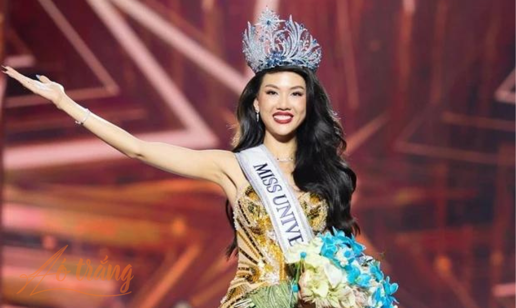 Bùi Quỳnh Hoa đang là tâm điểm gây tranh cãi khi liên tục vướng lùm xùm hậu đăng quang Bùi Quỳnh Hoa đang là tâm điểm gây tranh cãi khi liên tục vướng lùm xùm hậu đăng quang