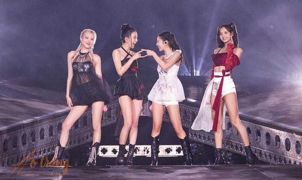 Truyền thông Hàn cho biết doanh số bán vé concert BLACKPINK ở Việt Nam ở mức rất đáng ngạc nhiên Truyền thông Hàn cho biết doanh số bán vé concert BLACKPINK ở Việt Nam ở mức rất đáng ngạc nhiên