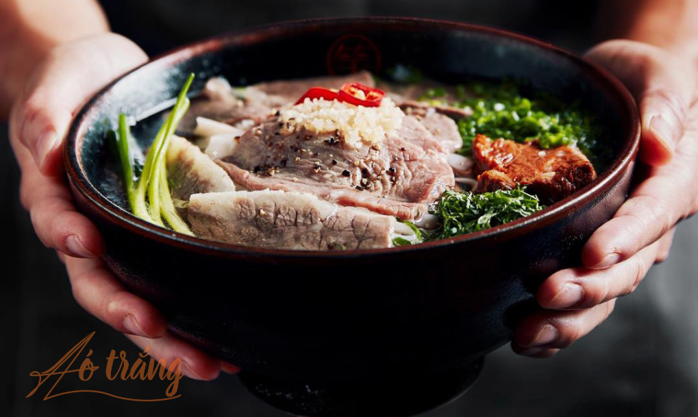 Cận cảnh bát phở vô cùng hấp dẫn ở quán của Chi Pu. Ảnh: Là Gánh Cận cảnh bát phở vô cùng hấp dẫn ở quán của Chi Pu. Ảnh: Là Gánh