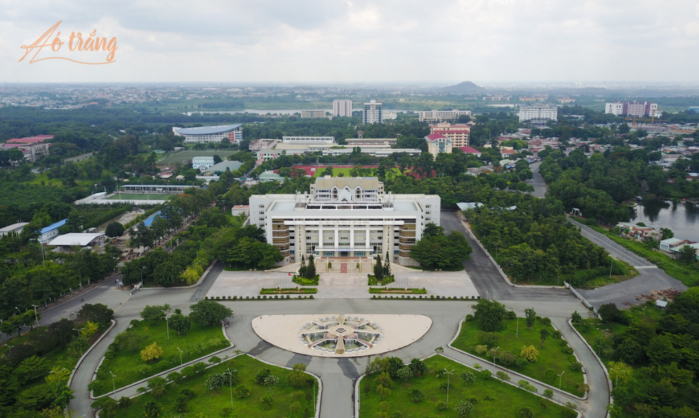 Năm 2030, Việt Nam sẽ có 5 đại học quốc gia, 5 đại học vùng và từ 18 đến 20 trường đại học trọng điểm ngành quốc gia. Năm 2030, Việt Nam sẽ có 5 đại học quốc gia, 5 đại học vùng và từ 18 đến 20 trường đại học trọng điểm ngành quốc gia.