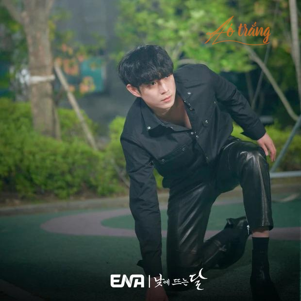 Kim Young Dae trong phim “Moon in the Day” Kim Young Dae trong phim “Moon in the Day”