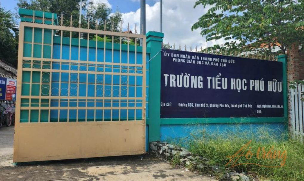 Sau sự việc phụ huynh Trường Tiểu học Phú Hữu, TP Thủ Đức phản ánh suất ăn bán trú không đảm bảo an toàn. UBND TP Thủ Đức sẽ kiểm tra đột xuất các đơn vị bếp ăn từ 1/11 Sau sự việc phụ huynh Trường Tiểu học Phú Hữu, TP Thủ Đức phản ánh suất ăn bán trú không đảm bảo an toàn. UBND TP Thủ Đức sẽ kiểm tra đột xuất các đơn vị bếp ăn từ 1/11