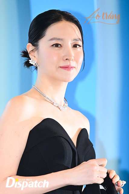 "Quốc bảo nhan sắc" Lee Young Ae là người giàu lòng nhân ái "Quốc bảo nhan sắc" Lee Young Ae là người giàu lòng nhân ái