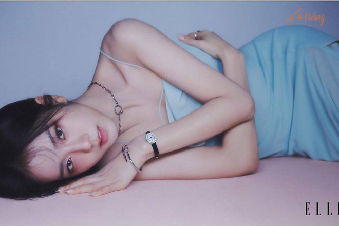 Jisoo (Blackpink) khoe nhan sắc yêu kiều. Jisoo (Blackpink) khoe nhan sắc yêu kiều.