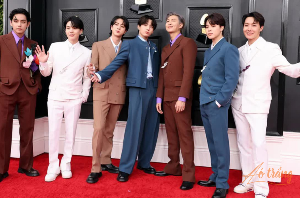 BTS là nhóm nhạc nổi tiếng toàn cầu BTS là nhóm nhạc nổi tiếng toàn cầu