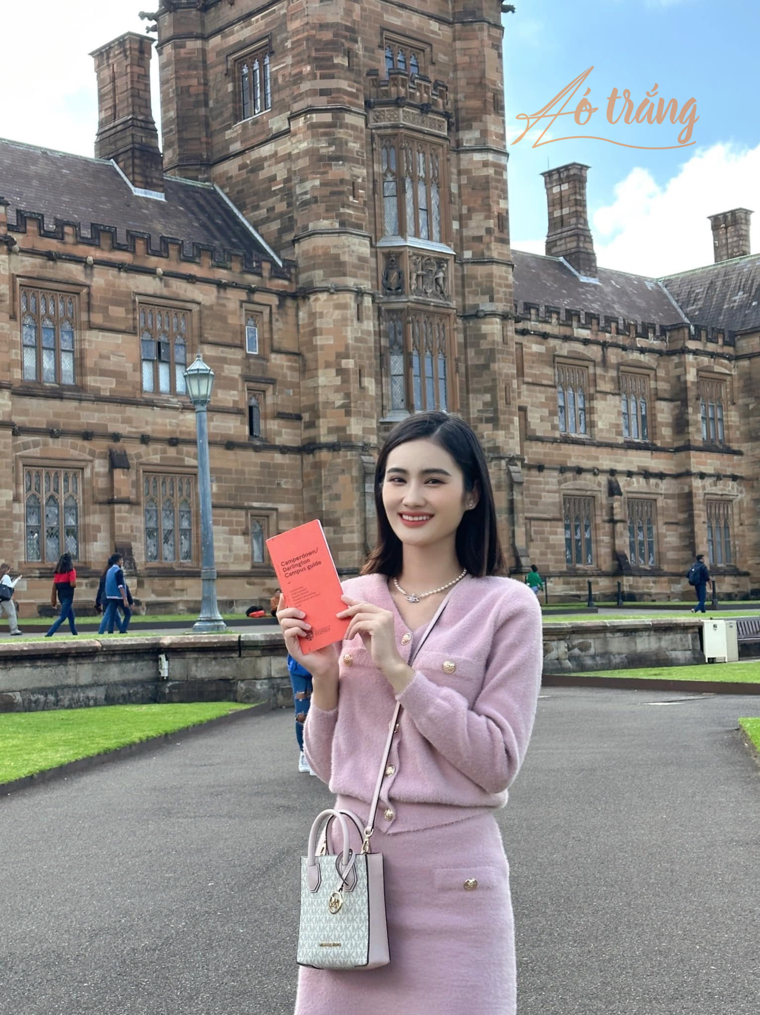Hình ảnh Hoa hậu Ý Nhi tại trường Đại học Sydney Hình ảnh Hoa hậu Ý Nhi tại trường Đại học Sydney
