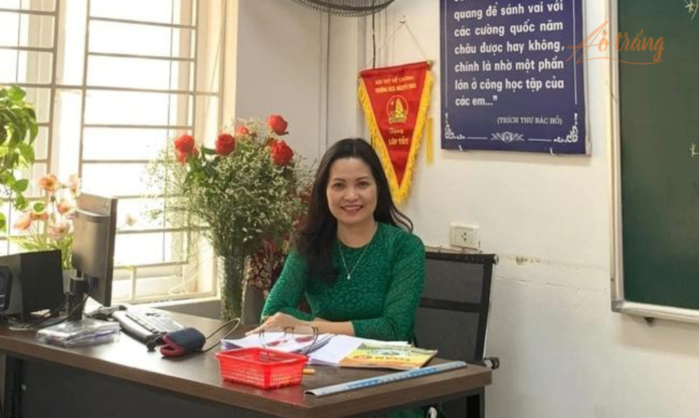 Cô giáo U50 không ngại thay đổi, làm mới mình mỗi ngày để thích nghi với học trò Gen Z Cô giáo U50 không ngại thay đổi, làm mới mình mỗi ngày để thích nghi với học trò Gen Z