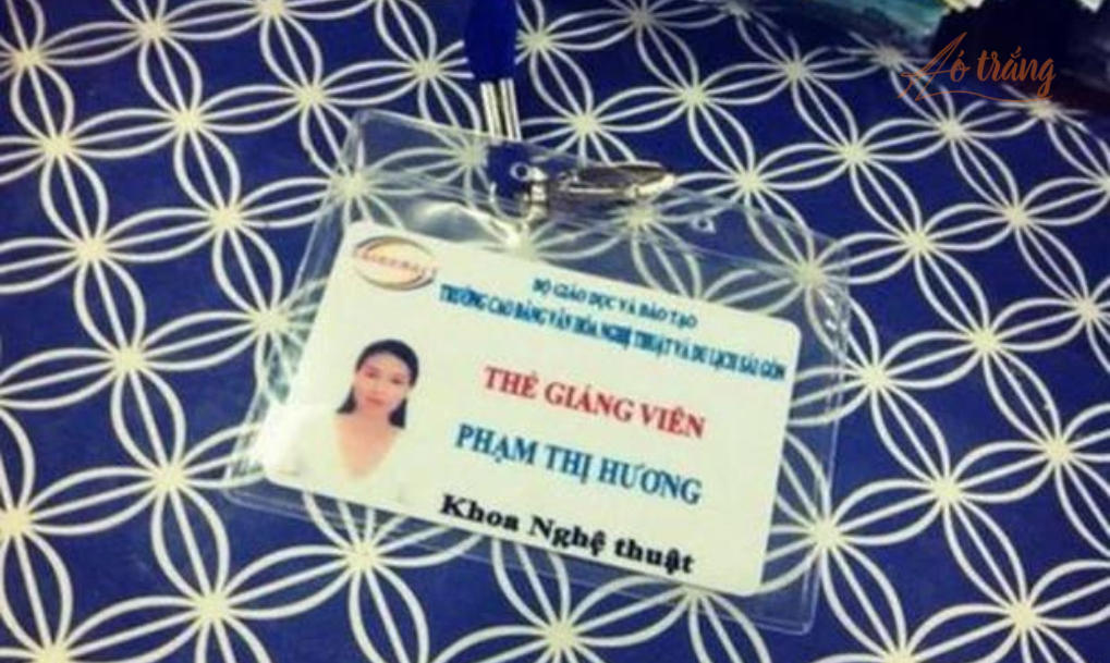 Phạm Hương trở thành giảng viên khi 23 tuổi, vì còn quá trẻ nên từng vướng tranh cãi Phạm Hương trở thành giảng viên khi 23 tuổi, vì còn quá trẻ nên từng vướng tranh cãi