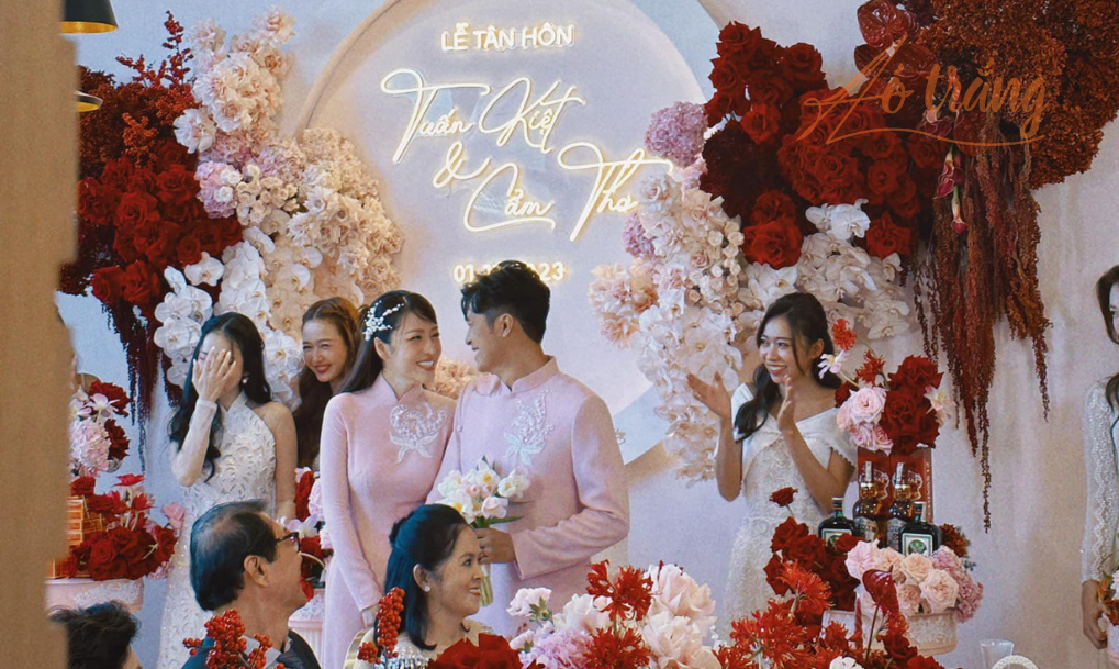 Cặp đôi Puka - Gin Tuấn Kiệt rạng rỡ bên nhau ra mắt 2 bên gia đình Cặp đôi Puka - Gin Tuấn Kiệt rạng rỡ bên nhau ra mắt 2 bên gia đình