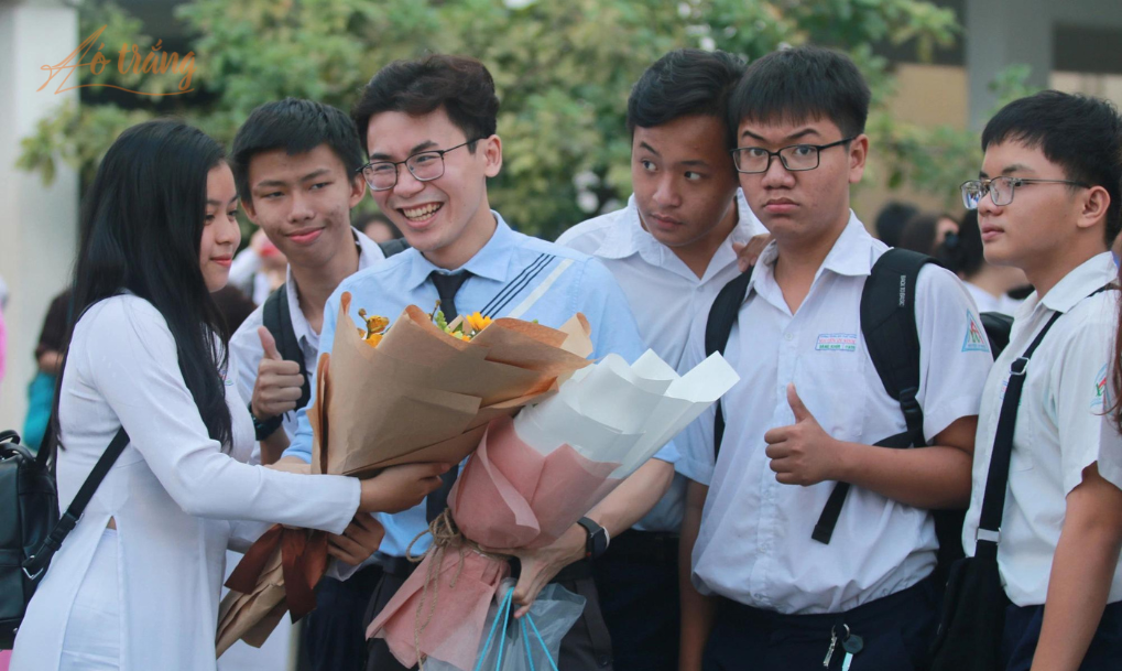 20/11 là ngày để học trò thể hiện sự yêu mến và lòng biết ơn đối với thầy cô giáo của mình thông qua những lời chúc và những món quà ý nghĩa. 20/11 là ngày để học trò thể hiện sự yêu mến và lòng biết ơn đối với thầy cô giáo của mình thông qua những lời chúc và những món quà ý nghĩa.