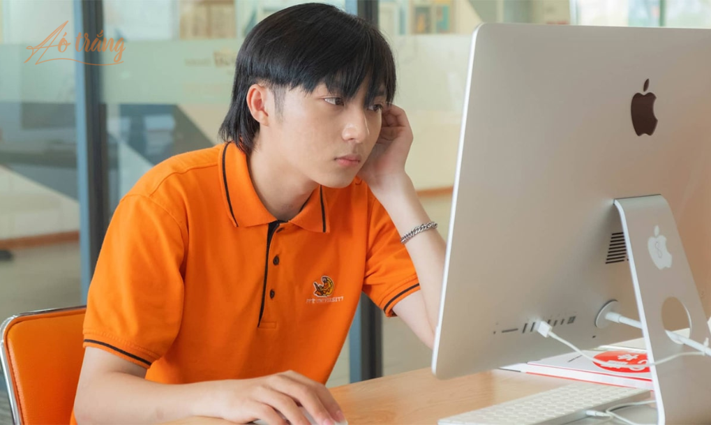 Học IT trước tiên cần xuất phát từ đam mê. (Ảnh minh họa) Học IT trước tiên cần xuất phát từ đam mê. (Ảnh minh họa)