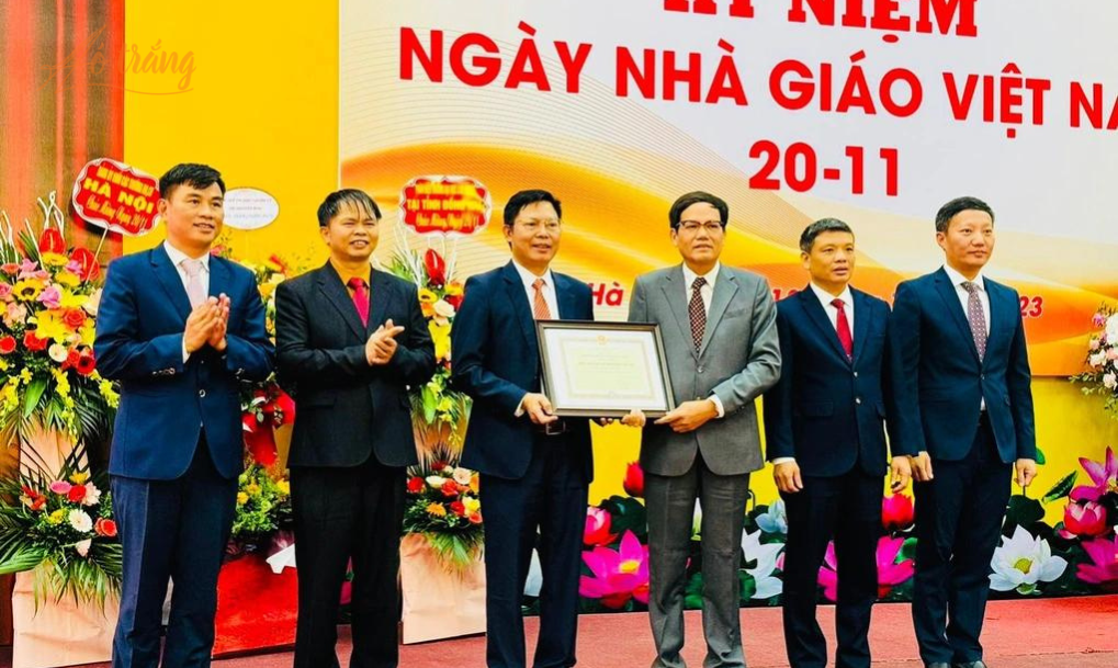 Trường Đại học Lâm nghiệp nhận Bằng khen "Tập thể lao động xuất sắc" năm học 2022- 2023 của Bộ trưởng Bộ Nông nghiệp Phát triển nông thôn (Ảnh: Hạnh Nguyên). Trường Đại học Lâm nghiệp nhận Bằng khen "Tập thể lao động xuất sắc" năm học 2022- 2023 của Bộ trưởng Bộ Nông nghiệp Phát triển nông thôn (Ảnh: Hạnh Nguyên).