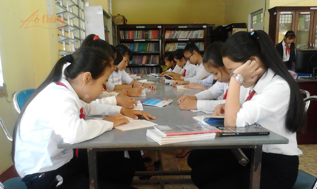 Đọc sách là cách để trẻ học thêm nhiều điều hay, mở rộng vốn từ, tăng cường tư duy... Đọc sách là cách để trẻ học thêm nhiều điều hay, mở rộng vốn từ, tăng cường tư duy...
