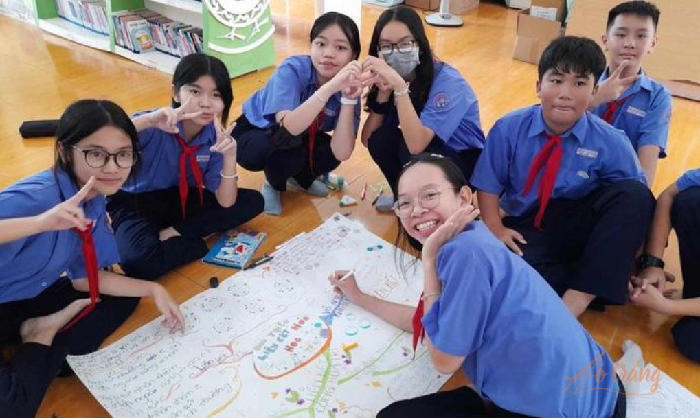 Trường THCS Nguyễn Văn Luông (quận 6, TP.HCM) xin không nhận hoa ngày 20/11, mà thay bằng thẻ bảo hiểm y tế học sinh Trường THCS Nguyễn Văn Luông (quận 6, TP.HCM) xin không nhận hoa ngày 20/11, mà thay bằng thẻ bảo hiểm y tế học sinh