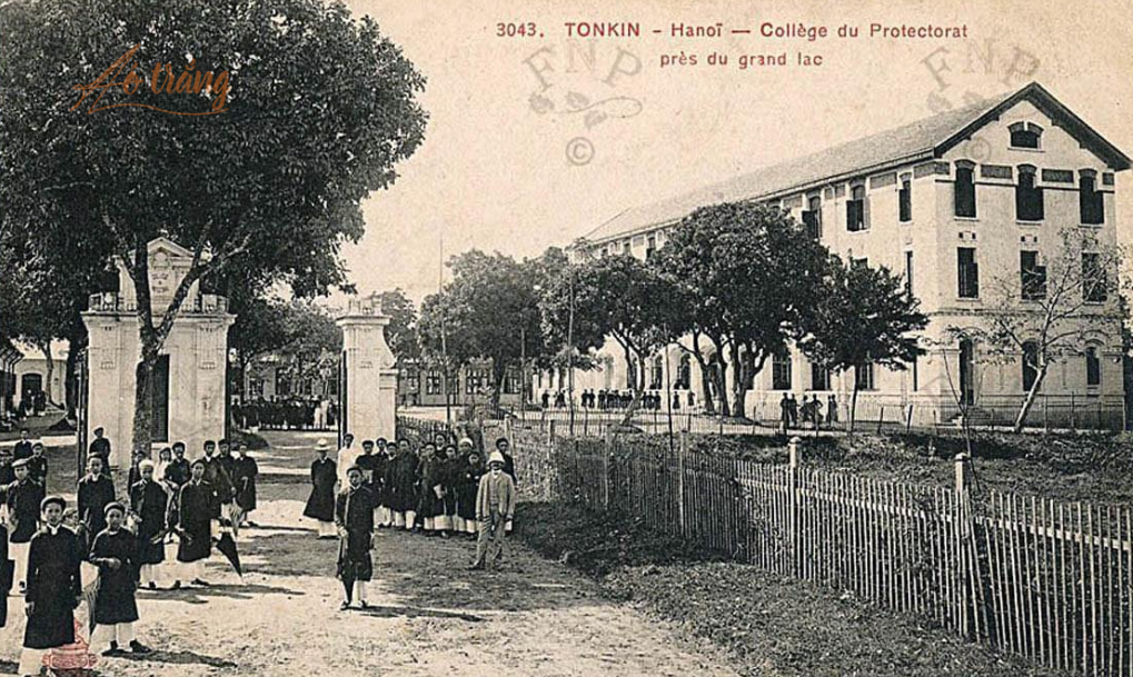 Lycée du Protectorat (Trường Trung học Bảo hộ) - trường Bưởi lúc bấy giờ Lycée du Protectorat (Trường Trung học Bảo hộ) - trường Bưởi lúc bấy giờ