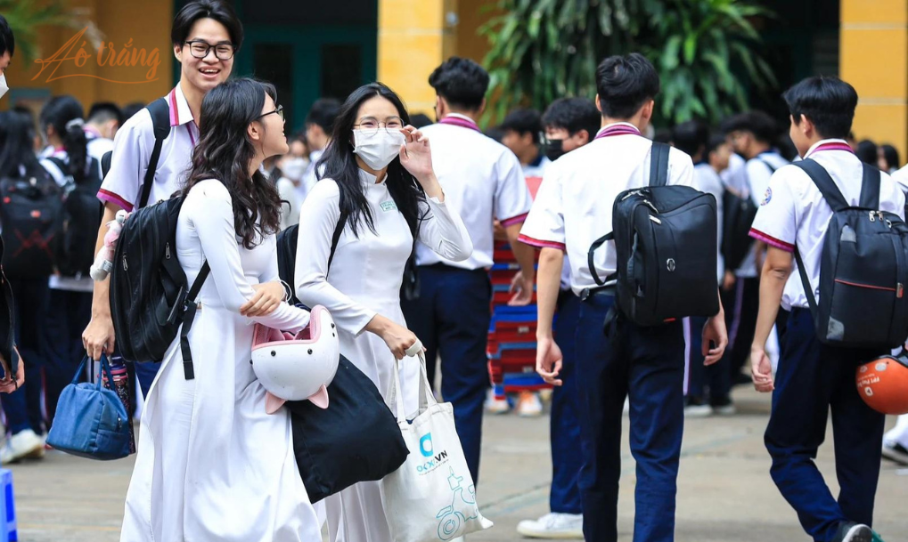 Nam sinh, nữ sinh Trường THPT Trưng Vương nổi tiếng học giỏi, năng động Nam sinh, nữ sinh Trường THPT Trưng Vương nổi tiếng học giỏi, năng động