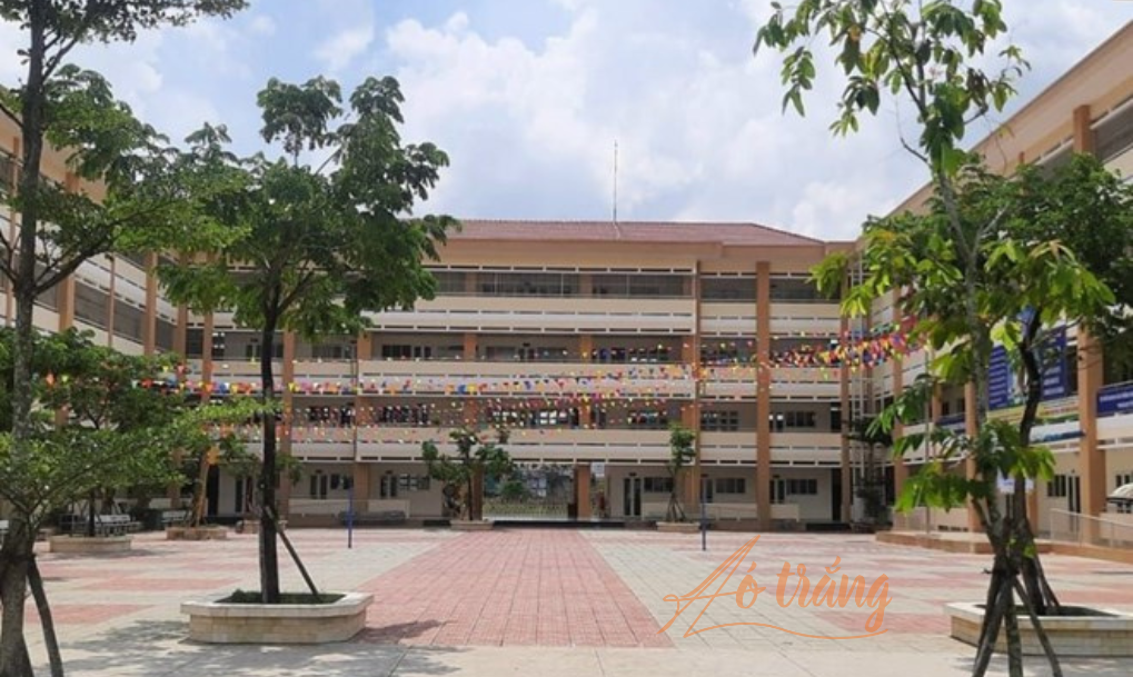Trường THCS Nguyễn Ảnh Thủ, quận 12, TP.HCM tạm dừng việc học 7 ngày đối với B.T. - nữ sinh tố nhà trường không công bằng trên Facebook. Trường THCS Nguyễn Ảnh Thủ, quận 12, TP.HCM tạm dừng việc học 7 ngày đối với B.T. - nữ sinh tố nhà trường không công bằng trên Facebook.